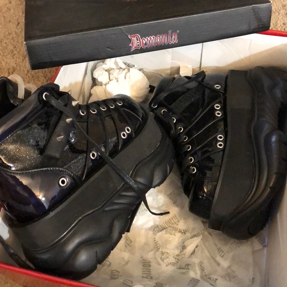 Demonia Machina UV platform sneaks NWB Dollskill